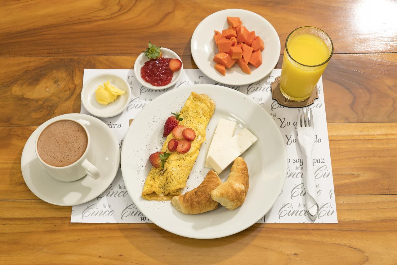 Hotel Cinco Montería Екстериор снимка