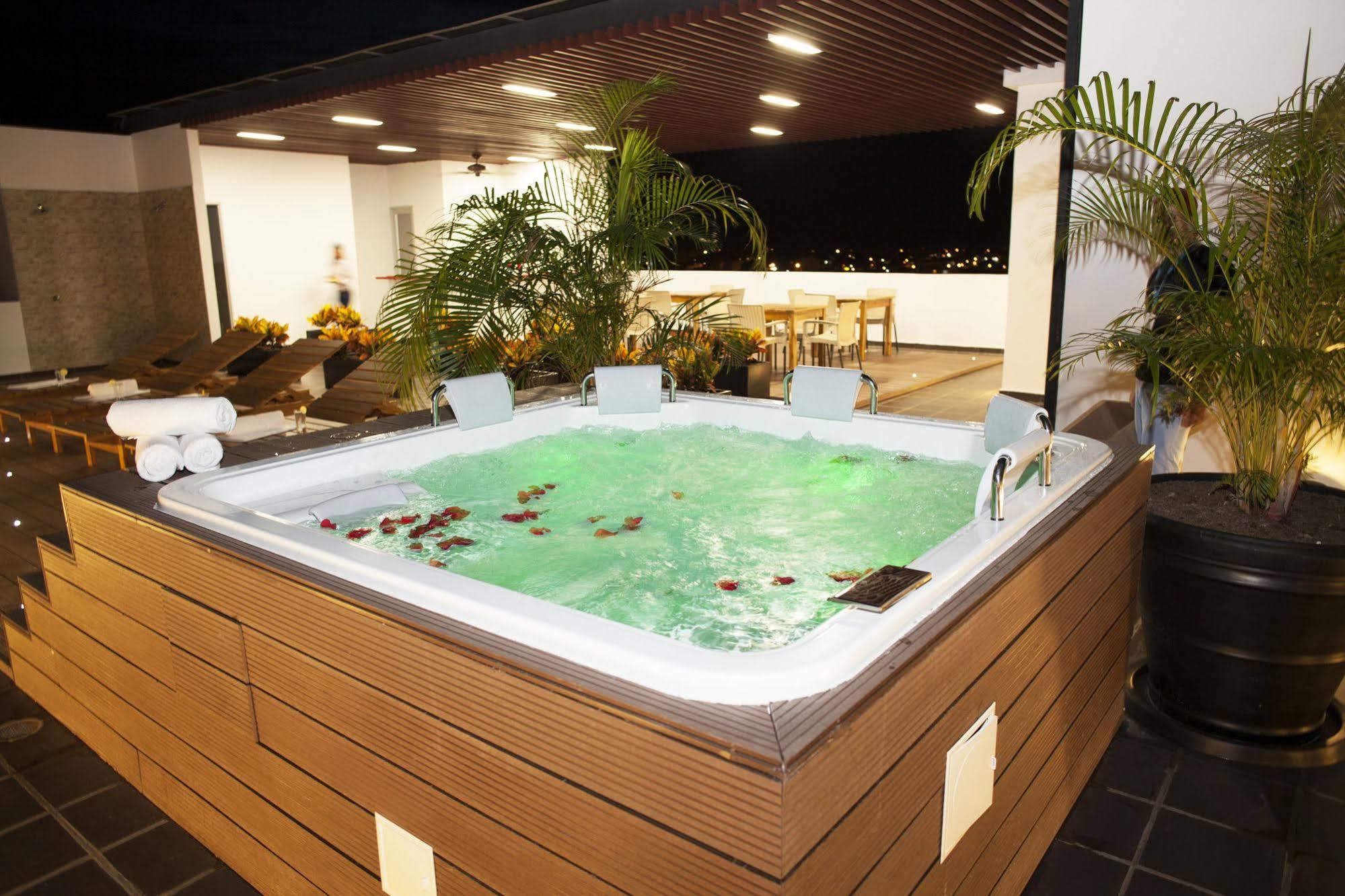 Hotel Cinco Montería Екстериор снимка